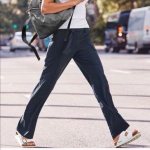 Athleta Tie Waist Destination Pant